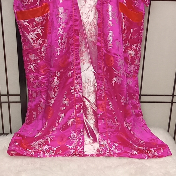 EASTERN COLLECTION Robe  100% Silk Sz F2 (NO Belt).  *A6* - Picture 8 of 17